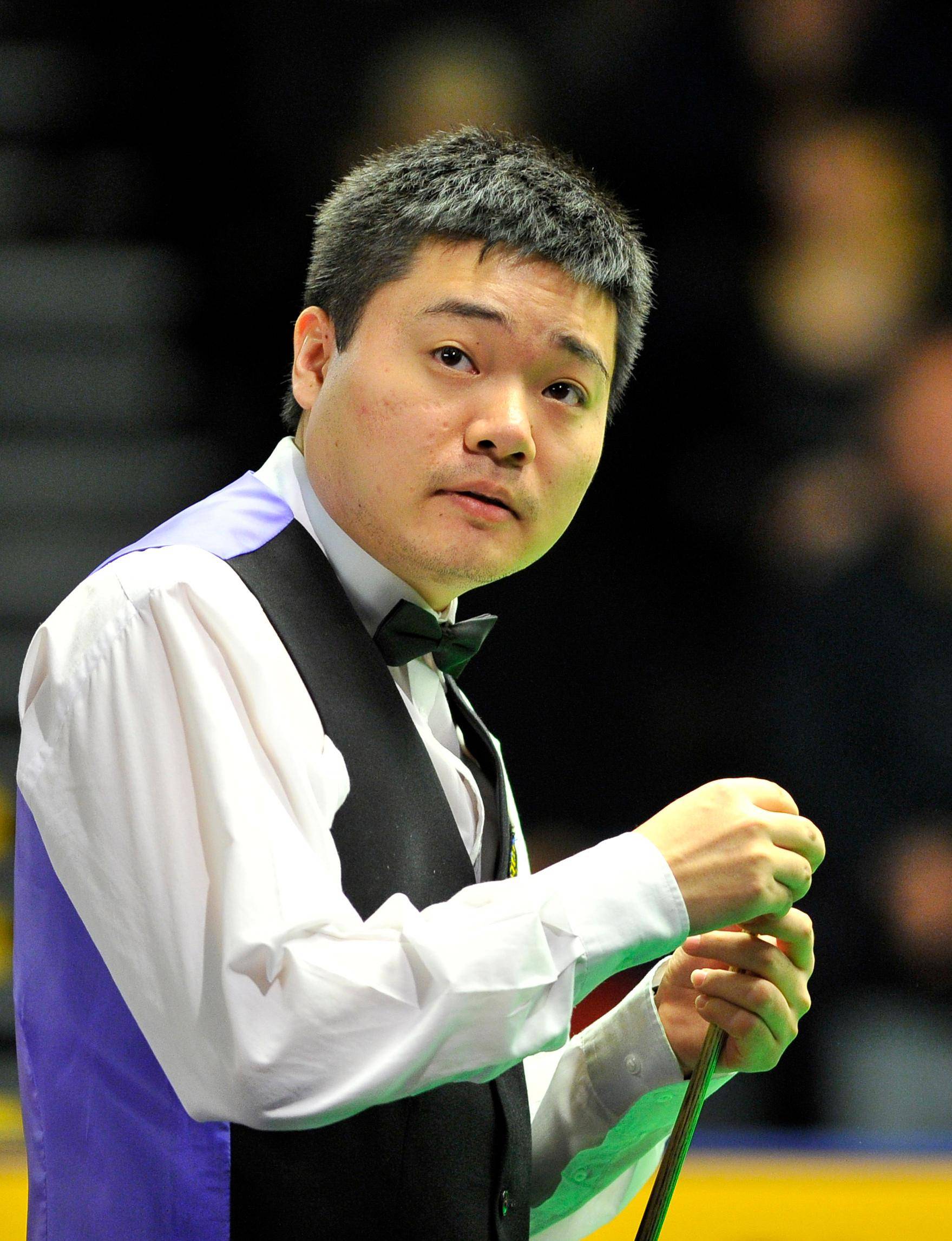 让我们拭目 让我们拭目