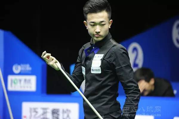 事评论员所 事评论员所