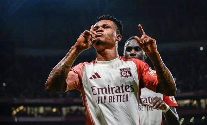 西蒙斯两名 西蒙斯两名