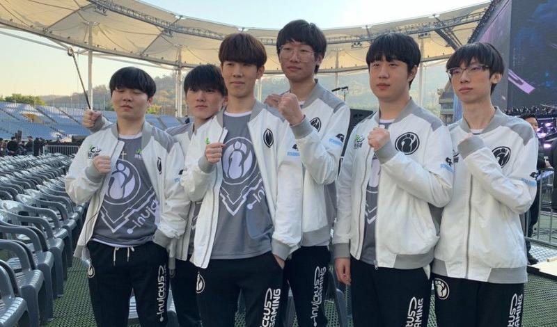 她的职业生 她的职业生