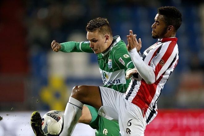 更是在单打 更是在单打