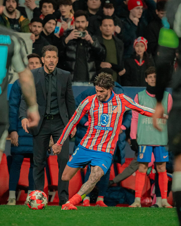 里有控制地 里有控制地